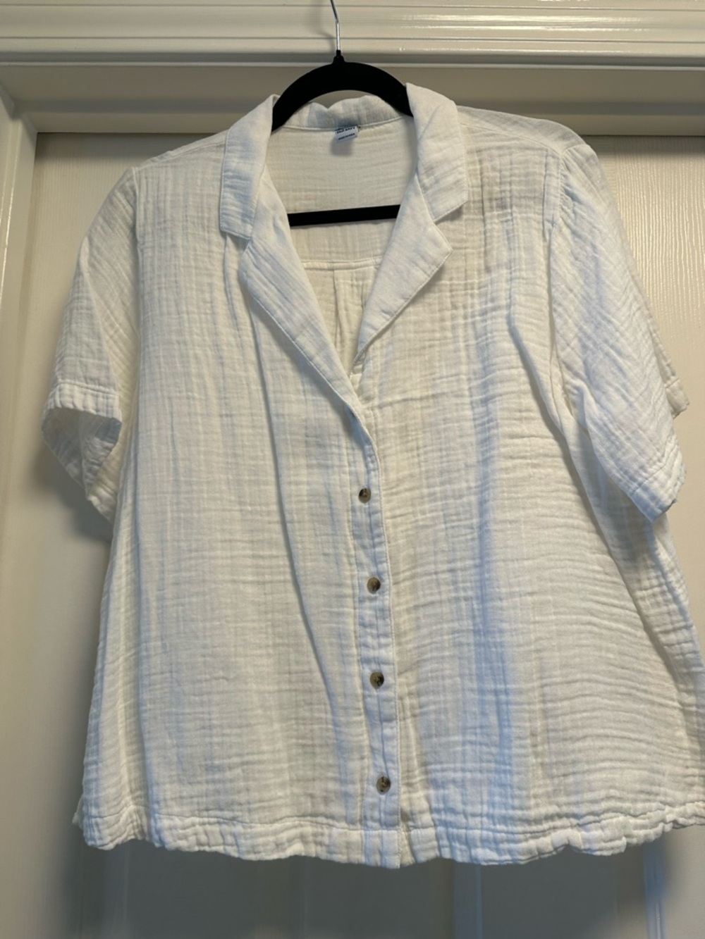 Old Navy White Short-Sleeve Button-Front Crinkle Gauze Shirt